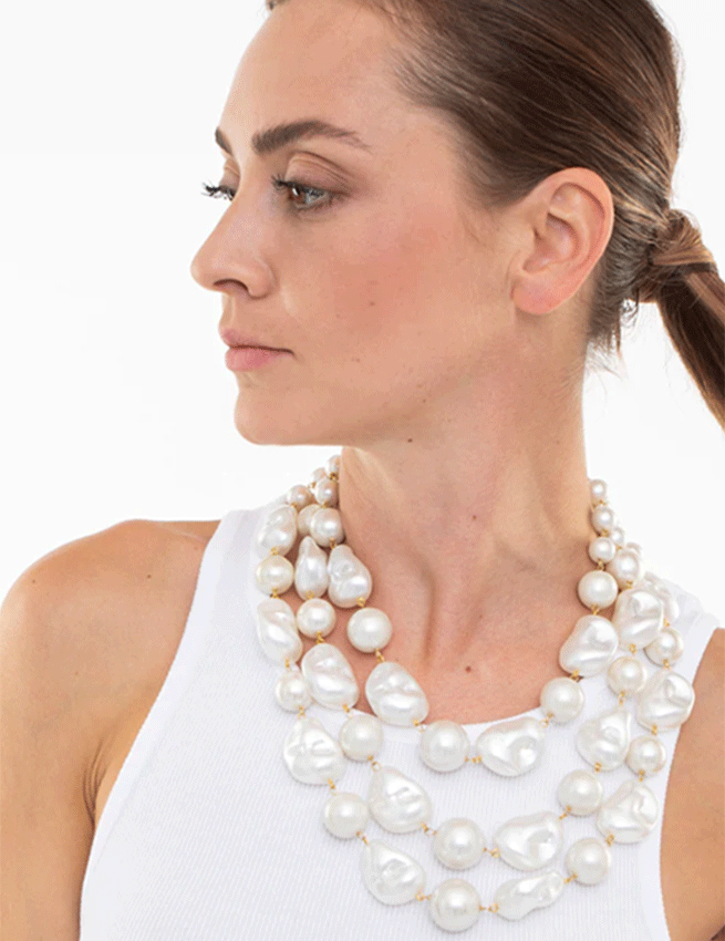 Marilyn's Italian Shiny Pearl Necklace